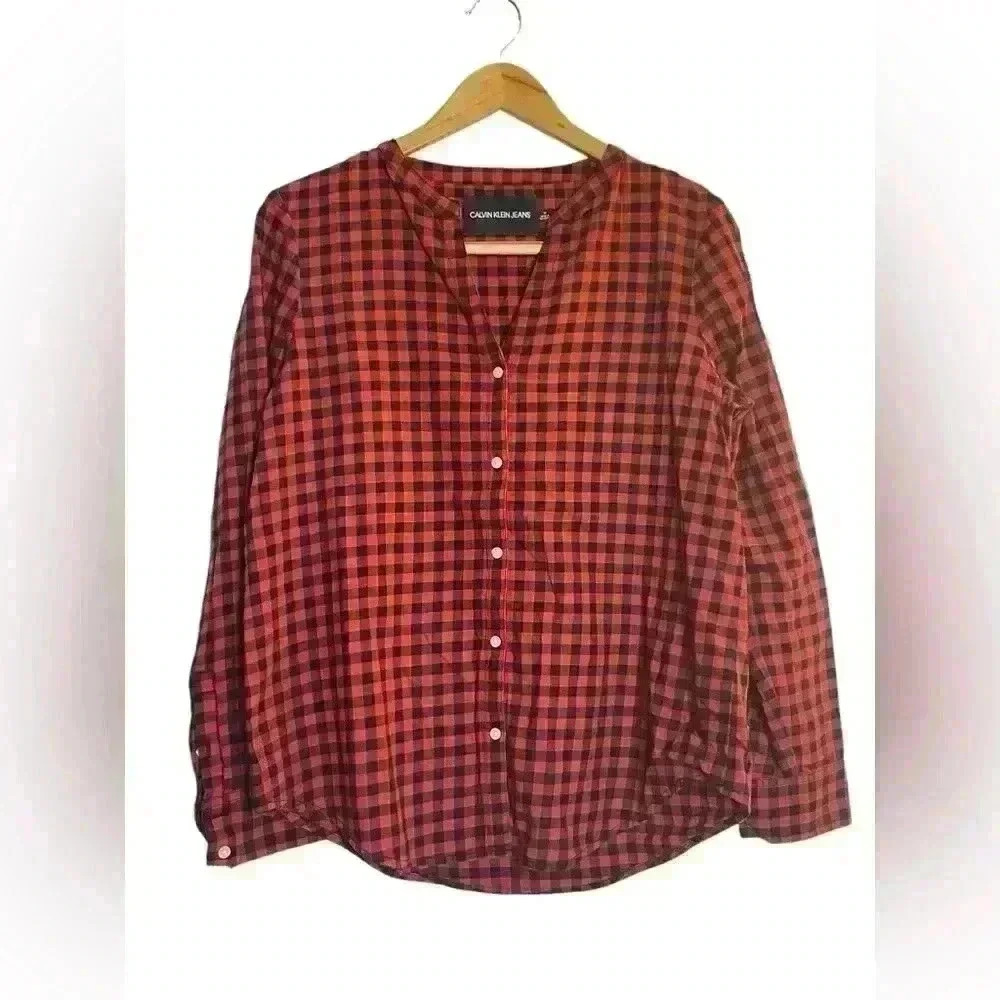 Calvin Klein Red Black Buffalo Plaid Long Sleeve V-Neck Lightweight Shirt Medium